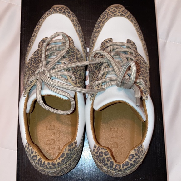 Able Annie Sneaker 6.5 white leather & tan leopard print suede LIKE NEW IN BOX - Picture 10 of 10
